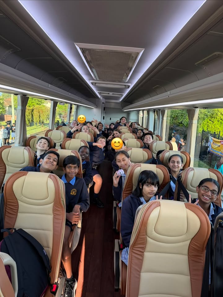 695060472018508_1388960612628487-1