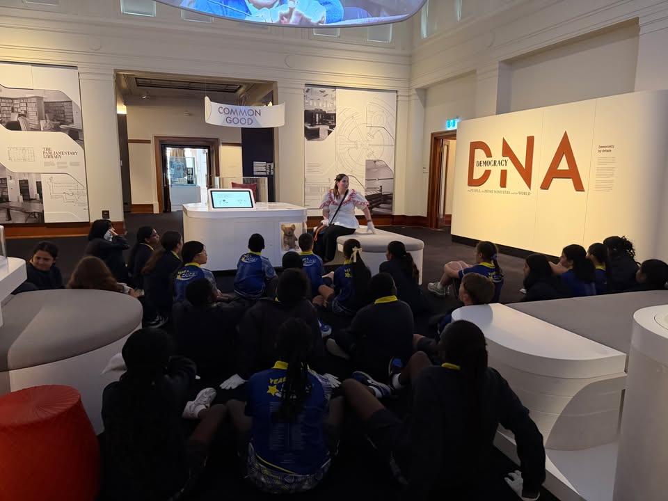 695060472018508_1389858042538744-1