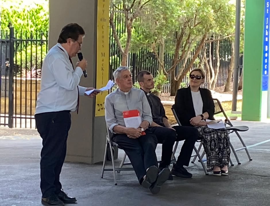 695060472018508_1421858752672006-1